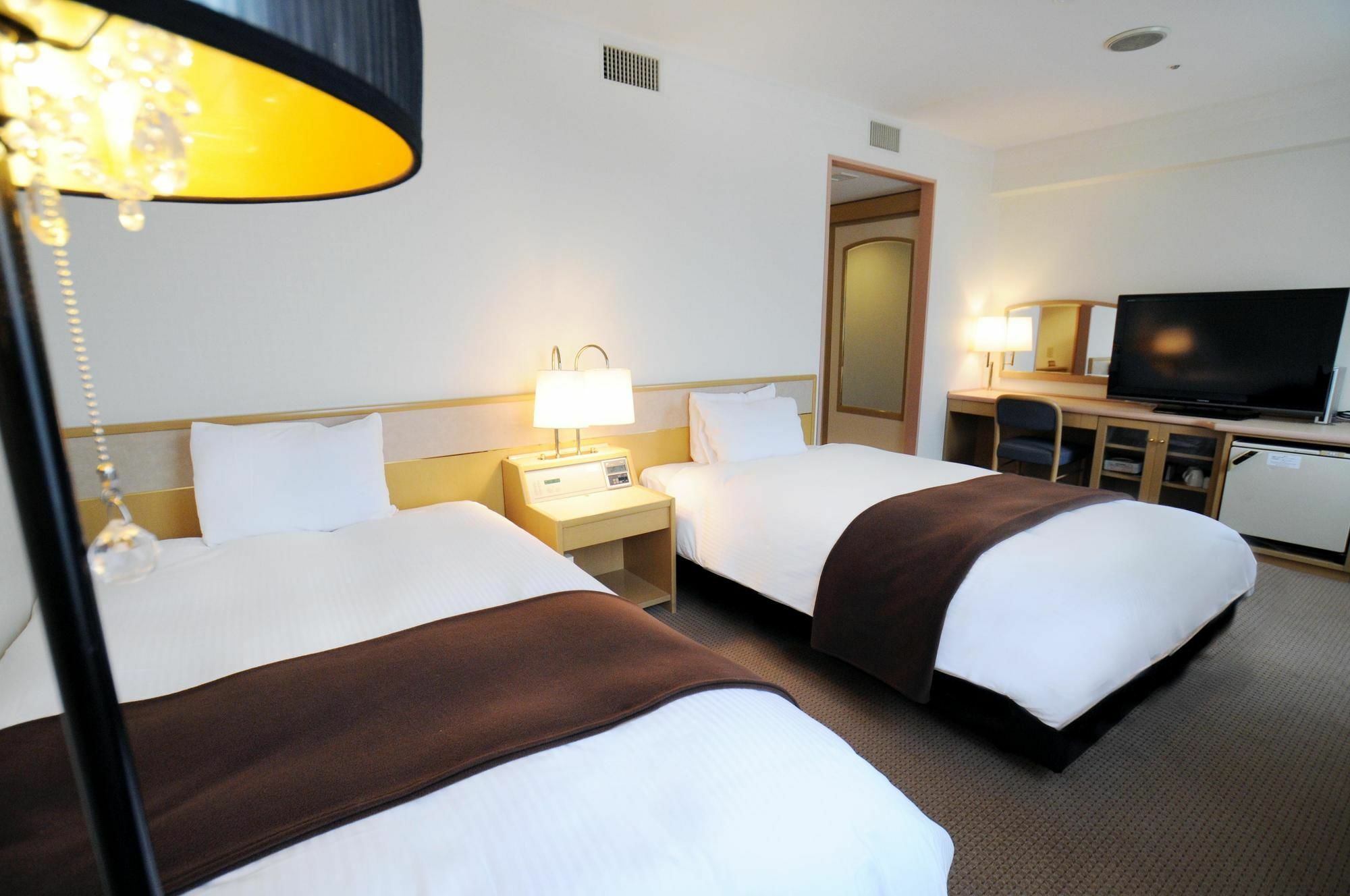 Oita Regal Hotel Екстер'єр фото
